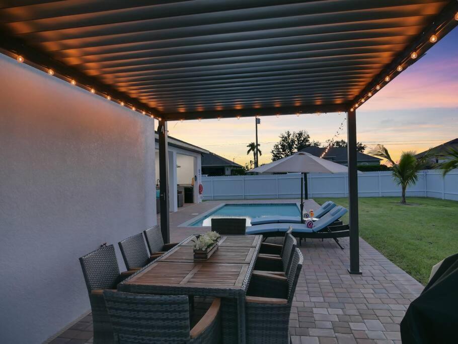 Casa Sevilla, Heated Pool, Sleeps 9, 4B3B Кейп-Корал Екстер'єр фото