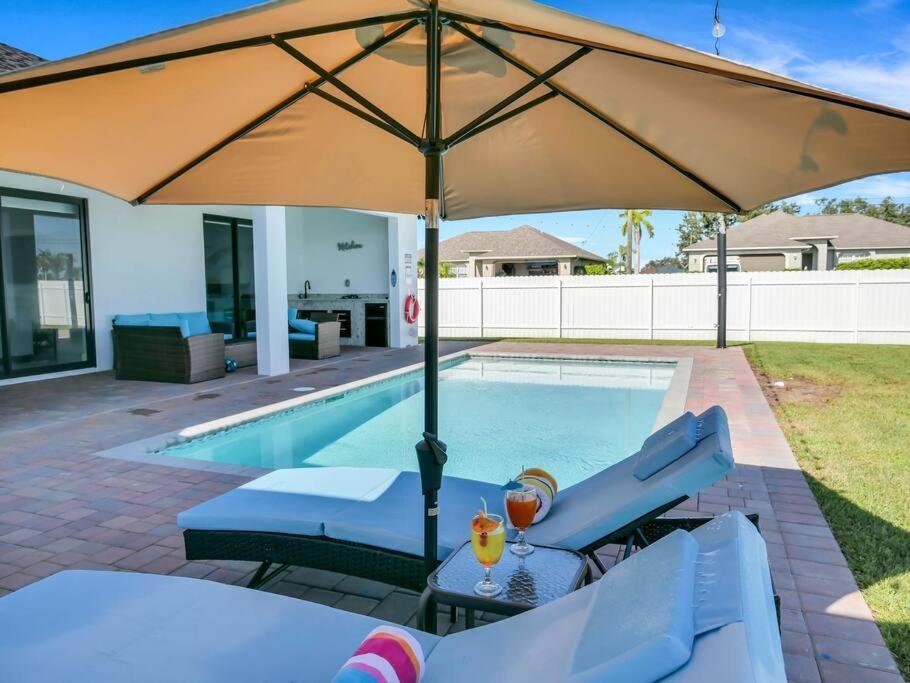 Casa Sevilla, Heated Pool, Sleeps 9, 4B3B Кейп-Корал Екстер'єр фото